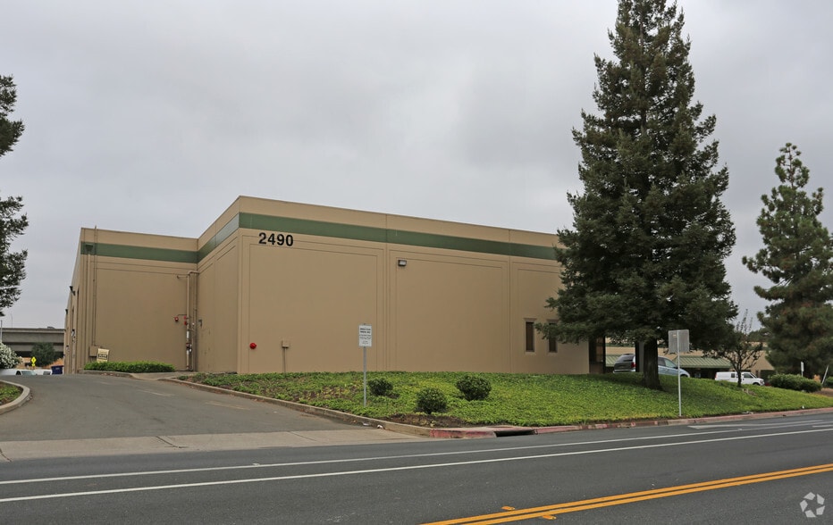 More Photos Of 2490 Arnold Industrial Way, Concord Warehouse For Lease