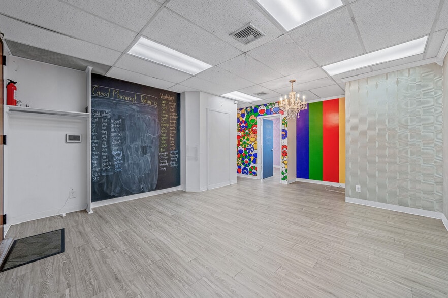 More Photos Of 30 S Ocean Ave, Freeport Loft Creative Space For Lease