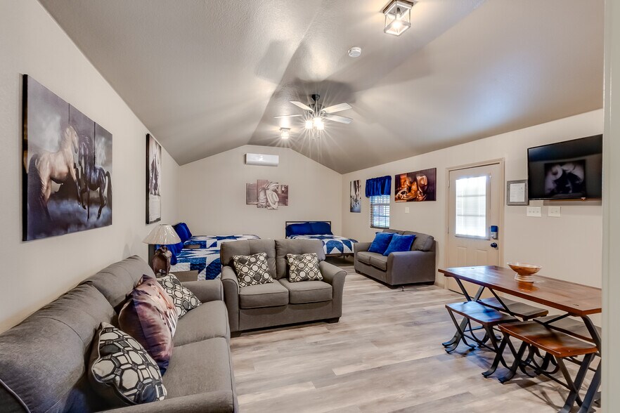 More Photos Of 200 King Ranch Rd, Gatesville Specialty For Sale