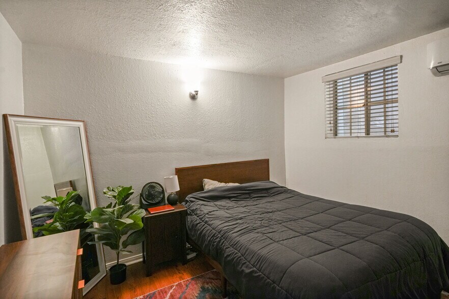 More Photos Of 2142 Baxter St, Los Angeles Apartments For Sale