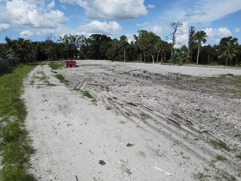 More Photos Of 27761 Downs Dr, Bonita Springs Land For Lease