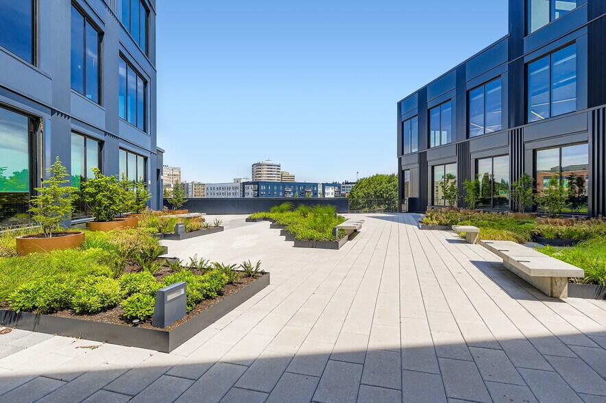 More Photos Of 100 SW Columbia Way, Vancouver Office For Lease