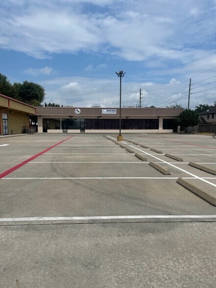 More Photos Of 1717 S Mason Rd, Katy Freestanding For Lease