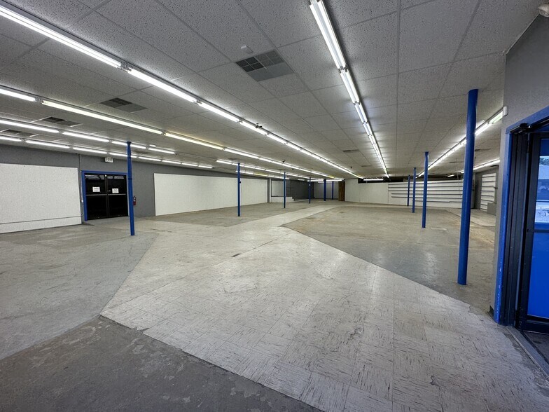More Photos Of 13 Colorado Ave, Laurel General Retail For Sale