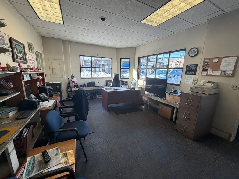 More Photos Of 250 Orchard St, Watertown General Retail For Sale