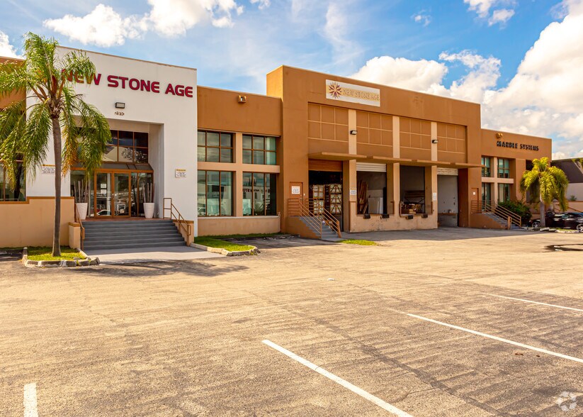 More Photos Of 2900-2920 NW 79th Ave, Miami Warehouse For Lease