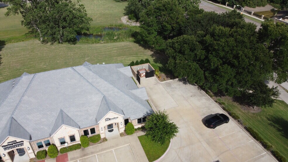 More Photos Of 1050 W Campbell Rd, Richardson Medical For Sale