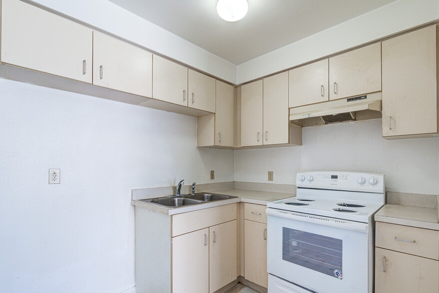 More Photos Of 4107 Almeda Genoa Rd, Houston Apartments For Sale