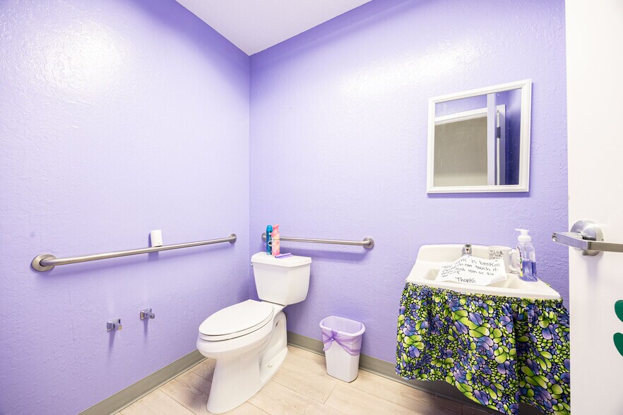 More Photos Of 4134-4136 W US Highway 90, Lake City Freestanding For Sale