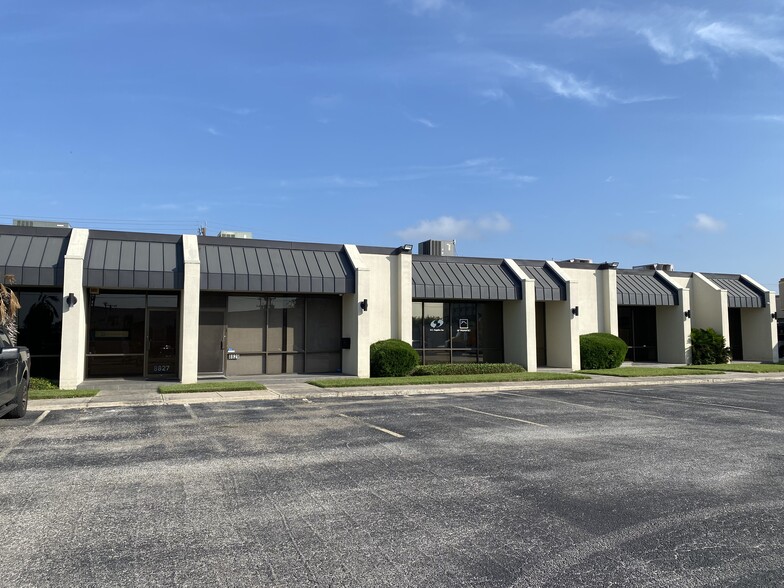 Primary Photo Of 8823-8833 Tradeway St, San Antonio Office For Lease