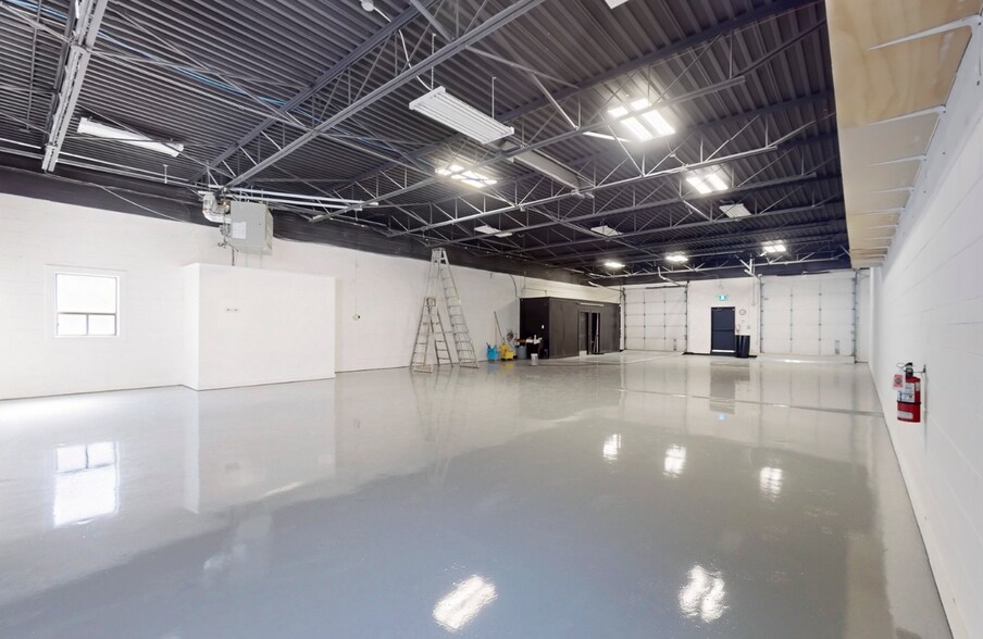 More Photos Of 11 Millwick Dr, Toronto Manufacturing For Lease