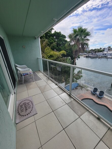 More Photos Of 125 110th Ave, Treasure Island Apartments For Sale