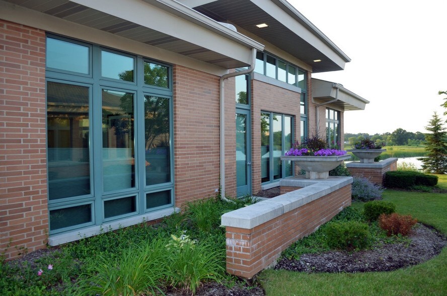 More Photos Of 28375 Davis Pky, Warrenville Medical For Lease