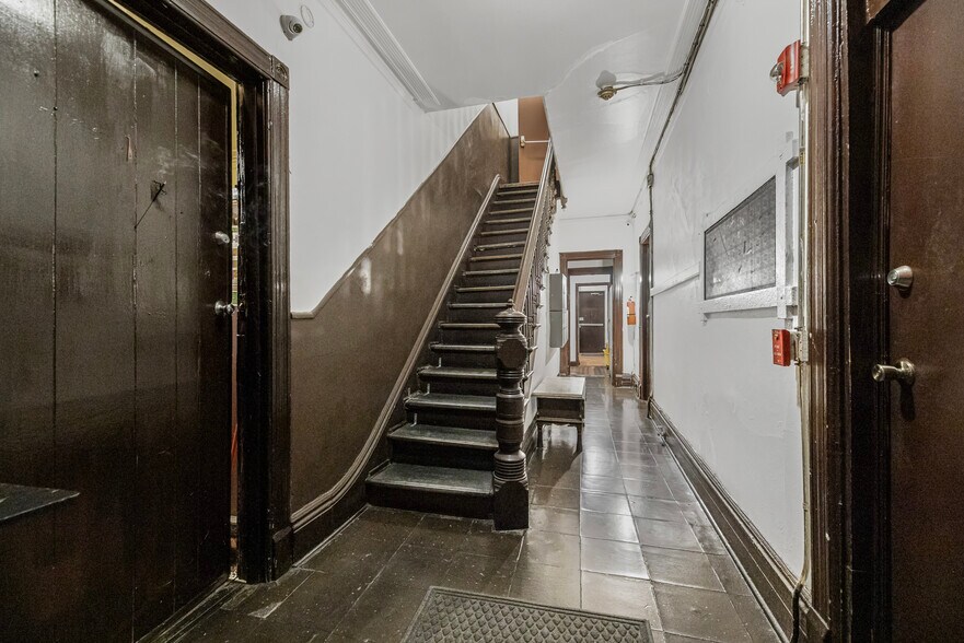 More Photos Of 66 W 2nd St, Mount Vernon Dormitory For Sale
