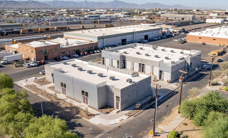 Primary Photo Of 1005 E Madison St, Phoenix Warehouse For Lease