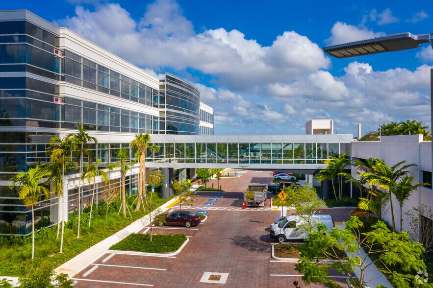 More Photos Of 1700 N University Dr, Plantation Office For Lease