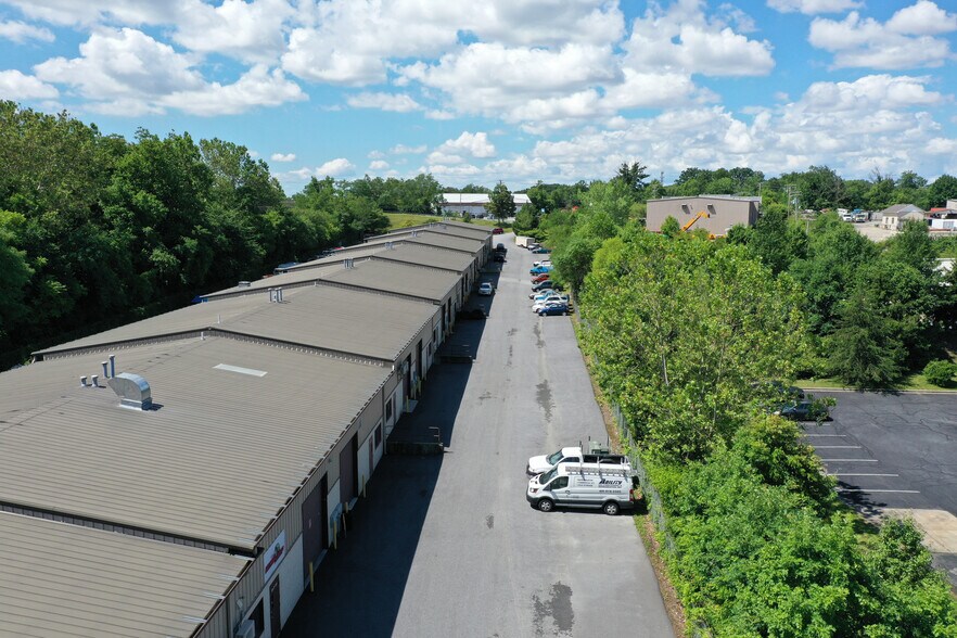 More Photos Of 1107 Middle River Rd, White Marsh Warehouse For Lease