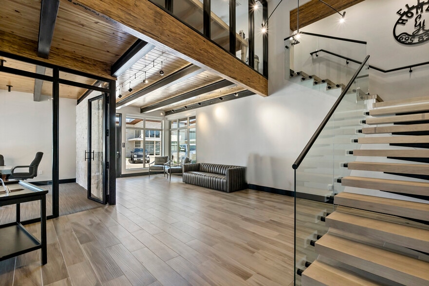 More Photos Of 1645 Greens Prairie Rd W, College Station Office For Lease