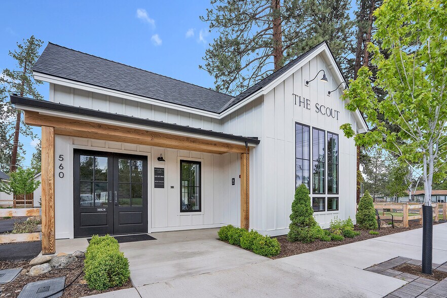 More Photos Of 560 E Main Ave, Sisters Hotel For Sale