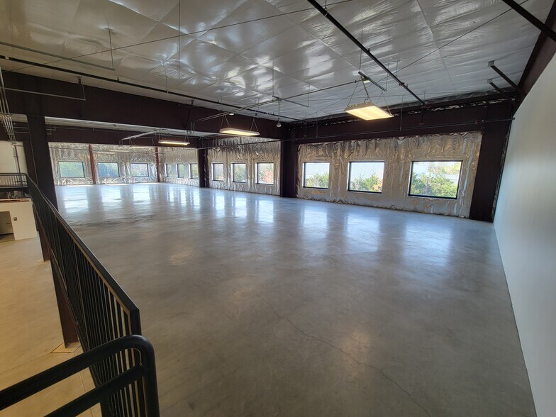 More Photos Of 11982 Wilton Meadows Ct, Manassas Warehouse For Lease