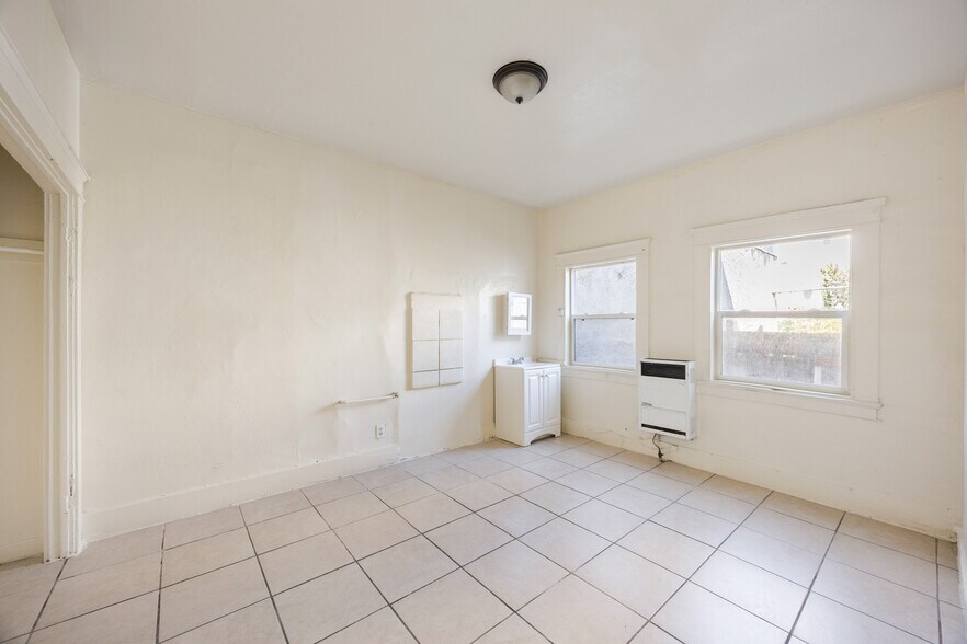 More Photos Of 521 S Union Ave, Los Angeles Apartments For Sale