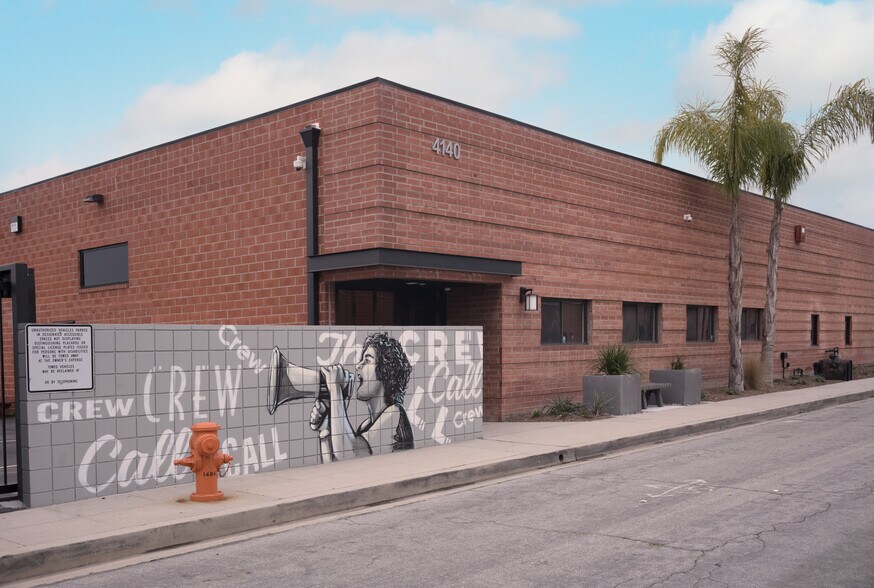 More Photos Of 4406-4408 Vanowen St, Burbank Warehouse For Lease