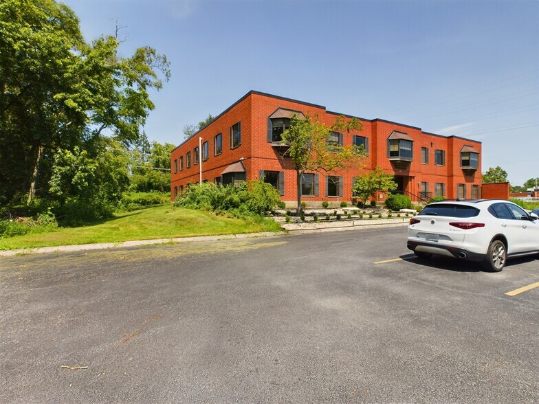 More Photos Of 721 E Madison St, Villa Park Medical For Lease