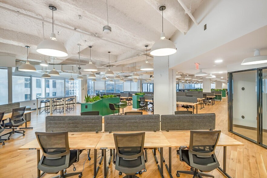 More Photos Of 128 S Tryon St, Charlotte Office For Lease