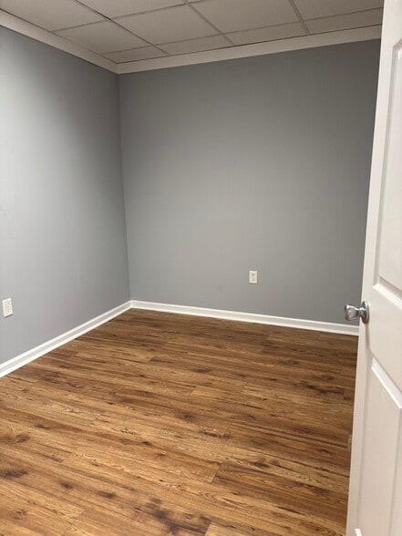 More Photos Of 13-15 Henry Ave, Feasterville Trevose Unknown For Lease