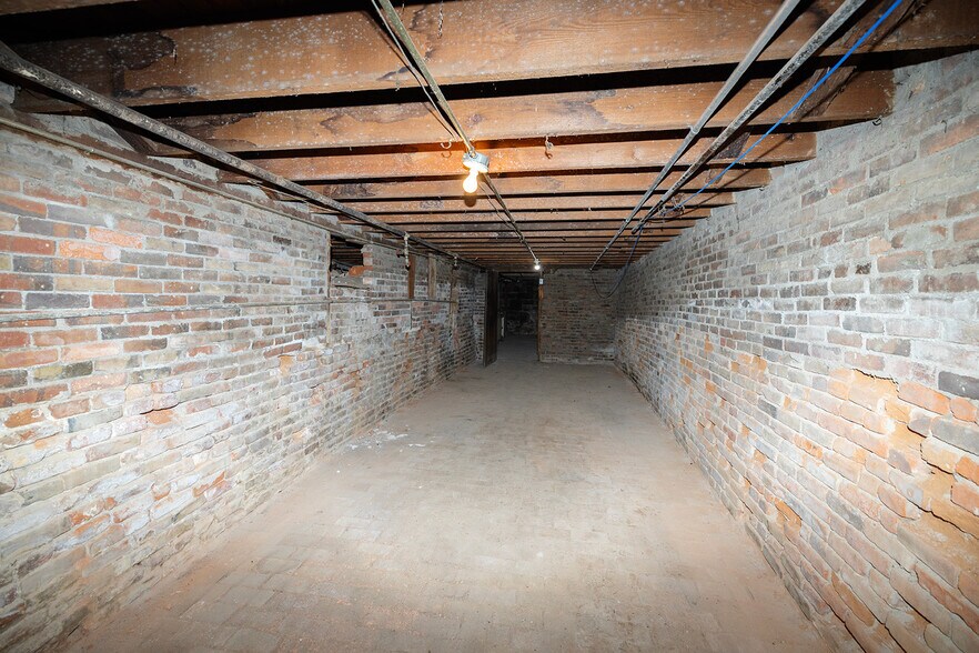 More Photos Of 115 N Main St, Lindsborg General Retail For Sale