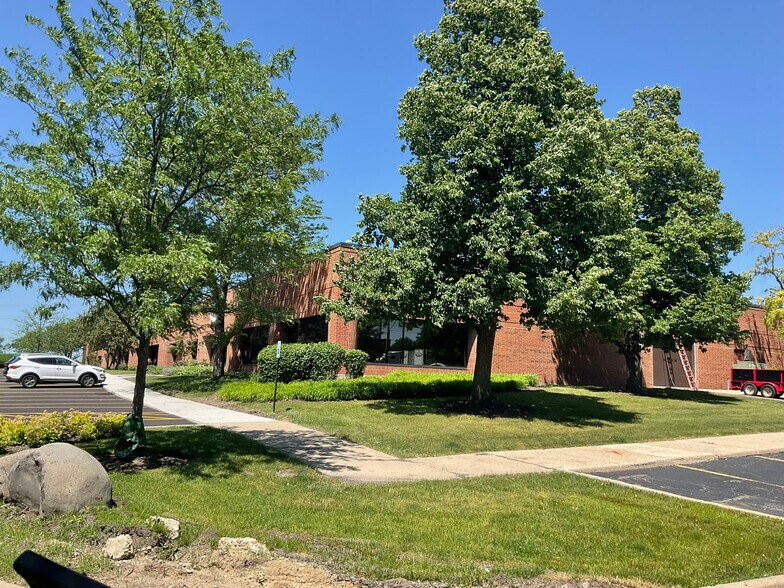 Primary Photo Of 1201 E Wiley Rd, Schaumburg Warehouse For Lease