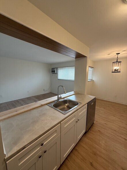 More Photos Of 21761 Hillside Dr, Clinton Township Apartments For Sale