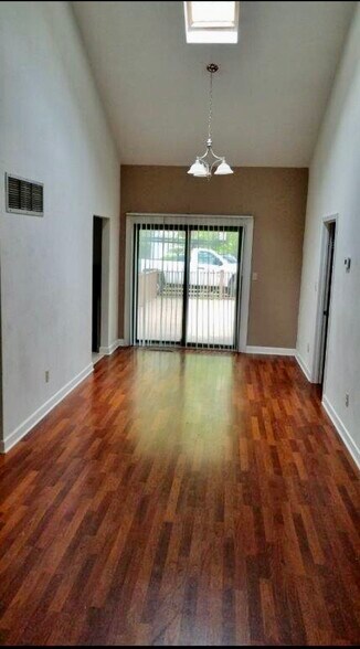 More Photos Of 100 Turnbridge Dr, Swansea Specialty For Sale