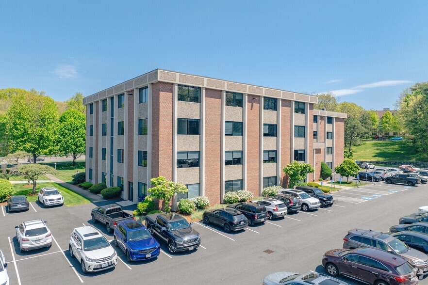 More Photos Of 888 Worcester St, Wellesley Office For Lease