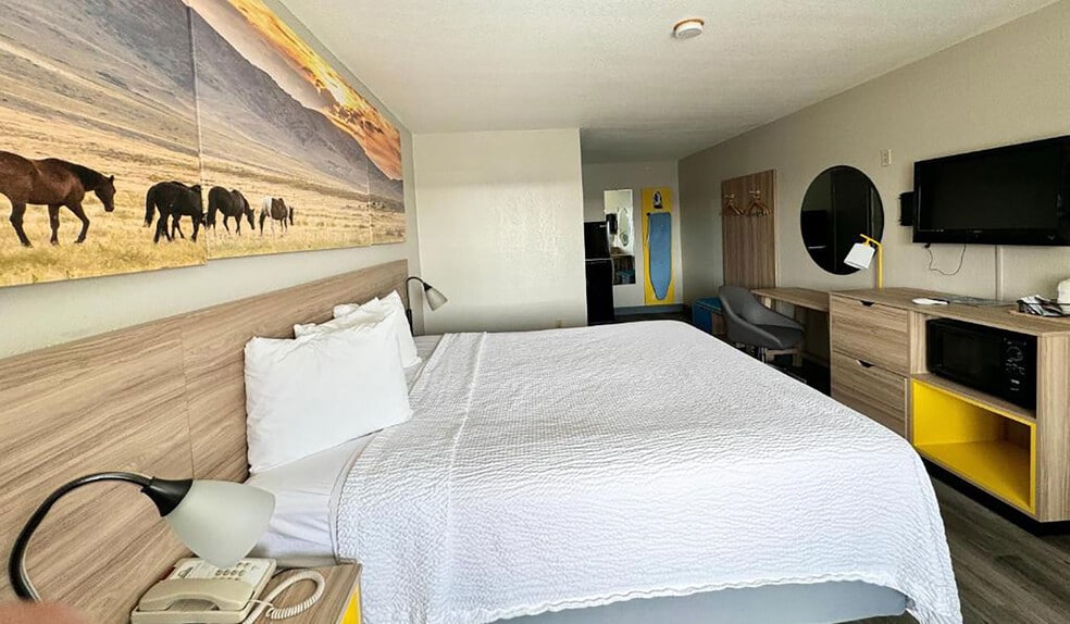 More Photos Of 600 E Broadway St, Van Horn Hotel For Sale