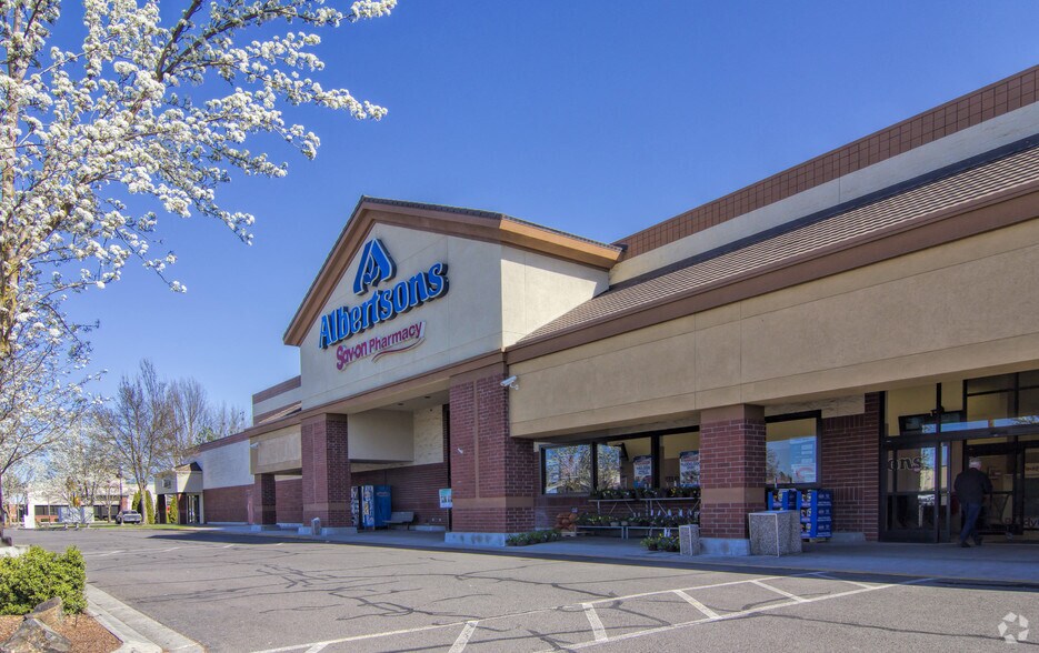 More Photos Of 1205-1350 Plaza Blvd, Central Point Freestanding For Lease