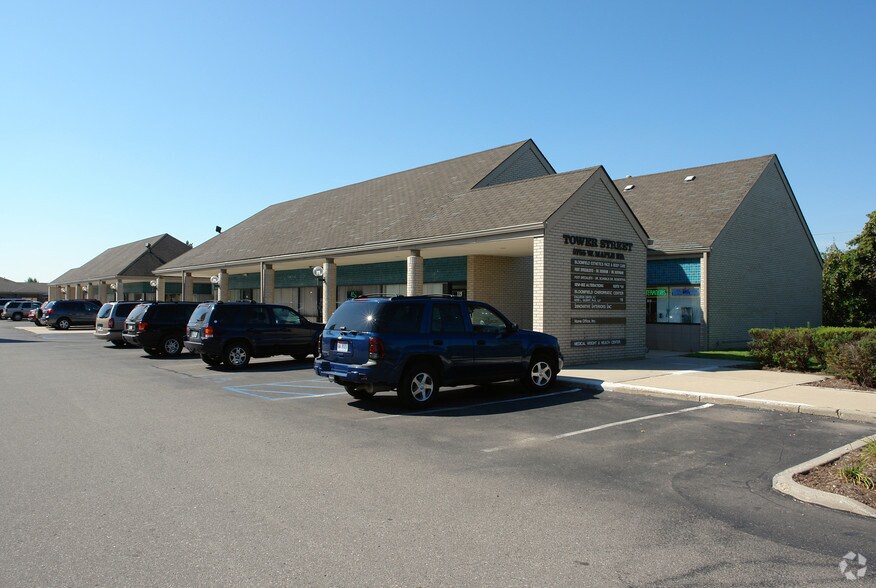 More Photos Of 5755 W Maple Rd, West Bloomfield Medical For Lease