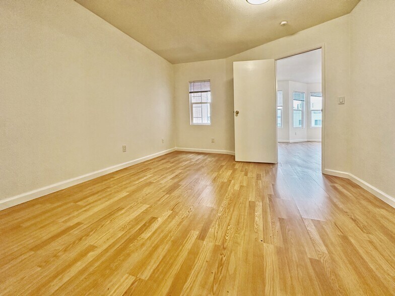 More Photos Of 1927-1929 Taraval St, San Francisco Apartments For Sale