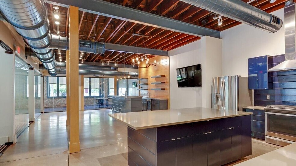 More Photos Of 1240 Camp St, New Orleans Storefront Retail Office For Sale