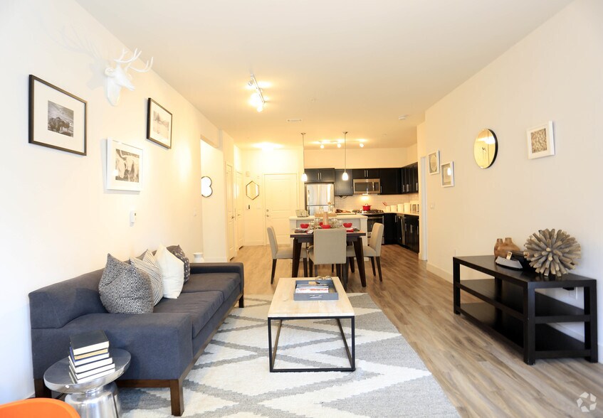 More Photos Of 515 West Ave, Norwalk Unknown For Lease
