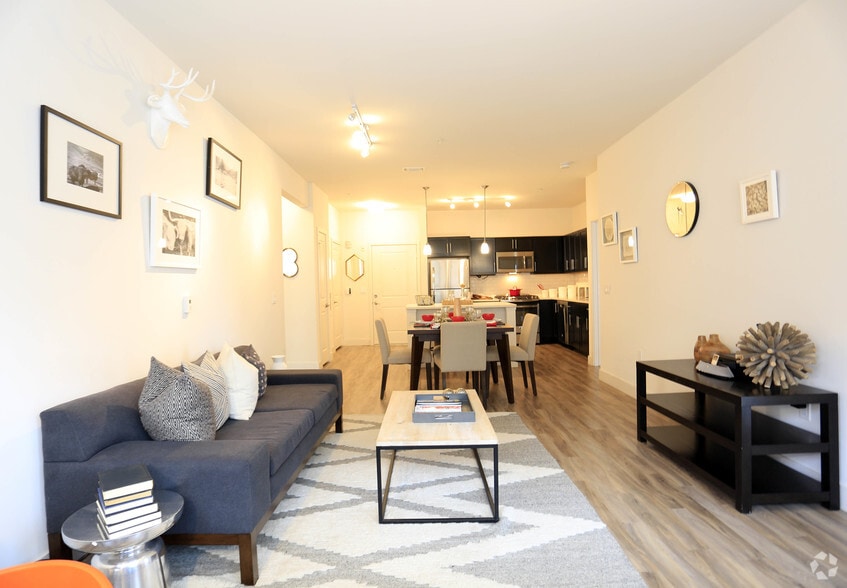 More Photos Of 515 West Ave, Norwalk Unknown For Lease