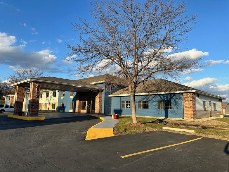 Primary Photo Of 2115 E Main St, Reedsburg Hotel For Sale