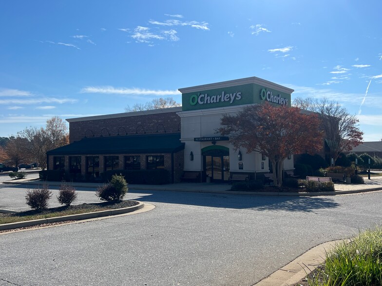 Primary Photo Of 671 Fairview Rd, Simpsonville Restaurant For Lease