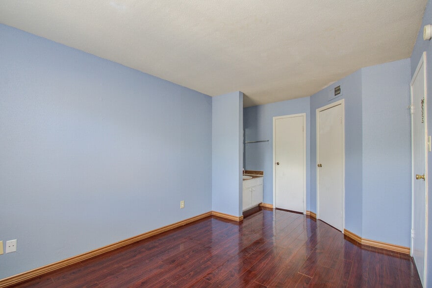 More Photos Of 12506 Ashford Meadow Dr, Houston Apartments For Sale