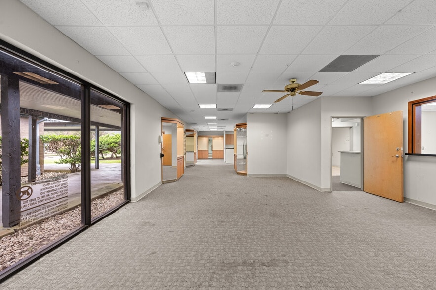 More Photos Of 13414 Medical Complex Dr, Tomball Medical For Sale