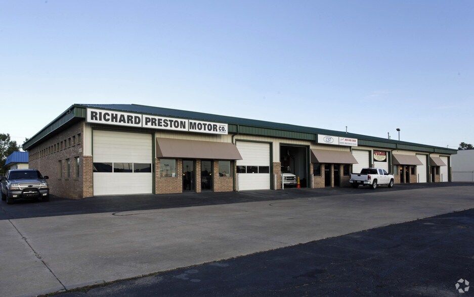 Primary Photo Of 7737 E 42nd Pl, Tulsa Warehouse For Lease