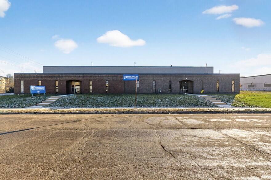 More Photos Of 1632-1644 Clara St, Columbus Warehouse For Lease
