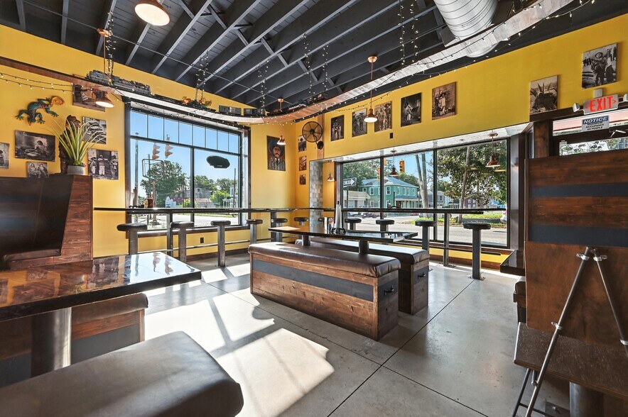 More Photos Of 801 W Washington St, Petersburg Storefront Retail Residential For Sale