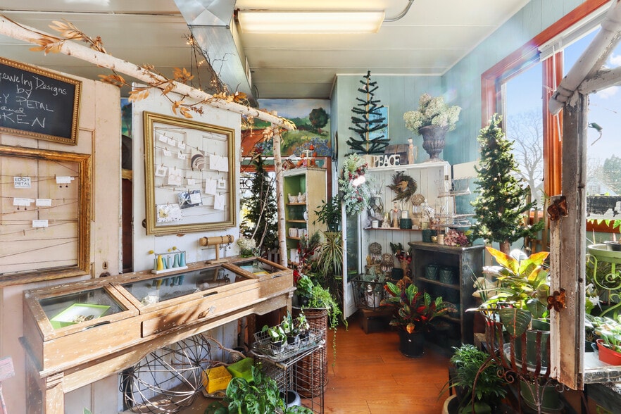 More Photos Of 111 S Fifth St, Walworth Fast Food For Sale