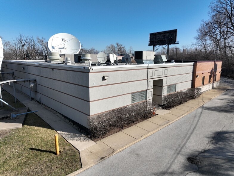 More Photos Of 3111 S Western Ave, Chicago Telecom Hotel Data Hosting For Sale